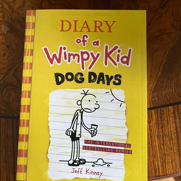 Diary of a Wimpy Kid Books 9 - Picture 2 of 7